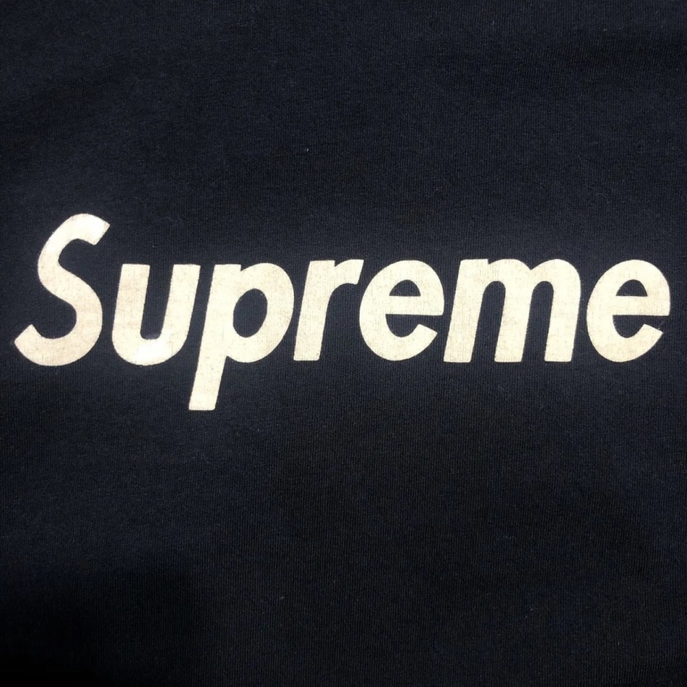 Supreme - Picture 4 of 9